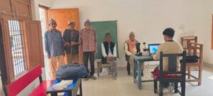 प्रधान की रविंद्र रावत की मांग पर 10–12 किमी खड़ी चढ़ाई पार कर बकोड़ा गांव पहुंचे आधार ऑपरेटर आदिल, सिर पर प्रिंटर लेकर लगाया सेवा कैंप WhatsApp Image 2026 03 07 at 9.20.33 PM 1