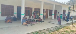 प्रधान की रविंद्र रावत की मांग पर 10–12 किमी खड़ी चढ़ाई पार कर बकोड़ा गांव पहुंचे आधार ऑपरेटर आदिल, सिर पर प्रिंटर लेकर लगाया सेवा कैंप WhatsApp Image 2026 03 07 at 9.20.33 PM 2