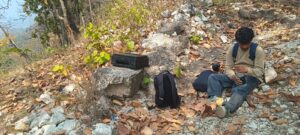 प्रधान की रविंद्र रावत की मांग पर 10–12 किमी खड़ी चढ़ाई पार कर बकोड़ा गांव पहुंचे आधार ऑपरेटर आदिल, सिर पर प्रिंटर लेकर लगाया सेवा कैंप WhatsApp Image 2026 03 07 at 9.20.33 PM